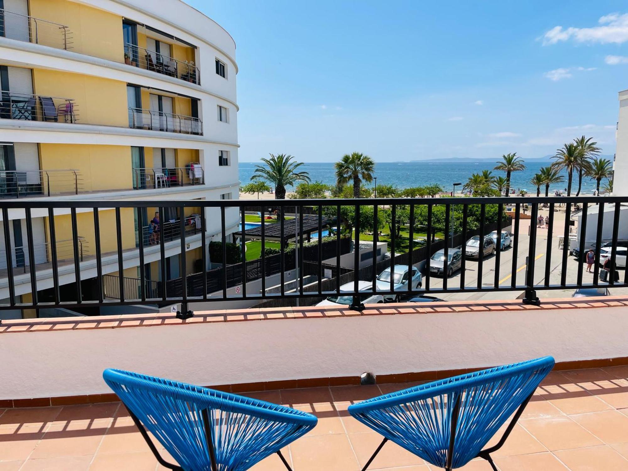 Joanot Martorell Apartment *